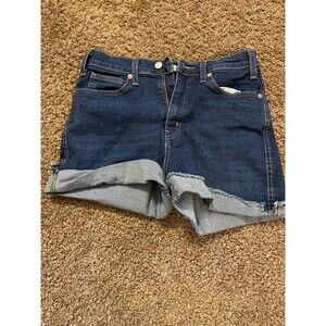 Signature High-Rise Levi’s Shorts Classic Denim, Flattering Fit, Timeless Style